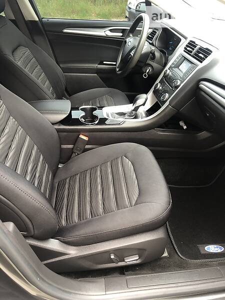 Седан Ford Fusion 2016 в Львові