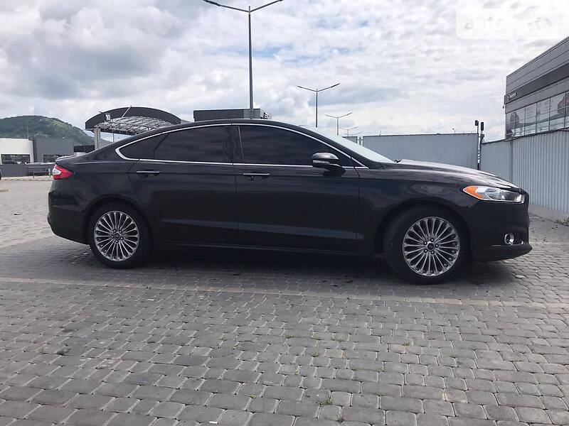 Седан Ford Fusion 2013 в 