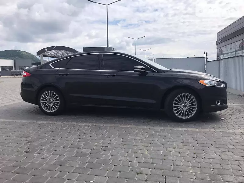 Седан Ford Fusion 2013 в 