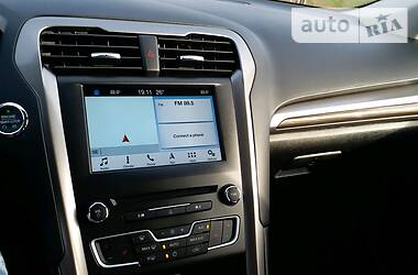 Седан Ford Fusion 2018 в 