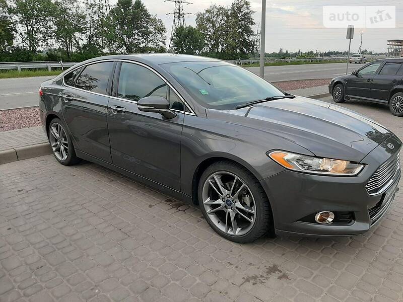 Седан Ford Fusion 2015 в 