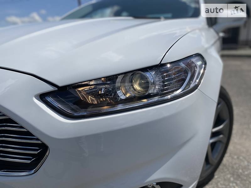 Седан Ford Fusion 2015 в Черновцах