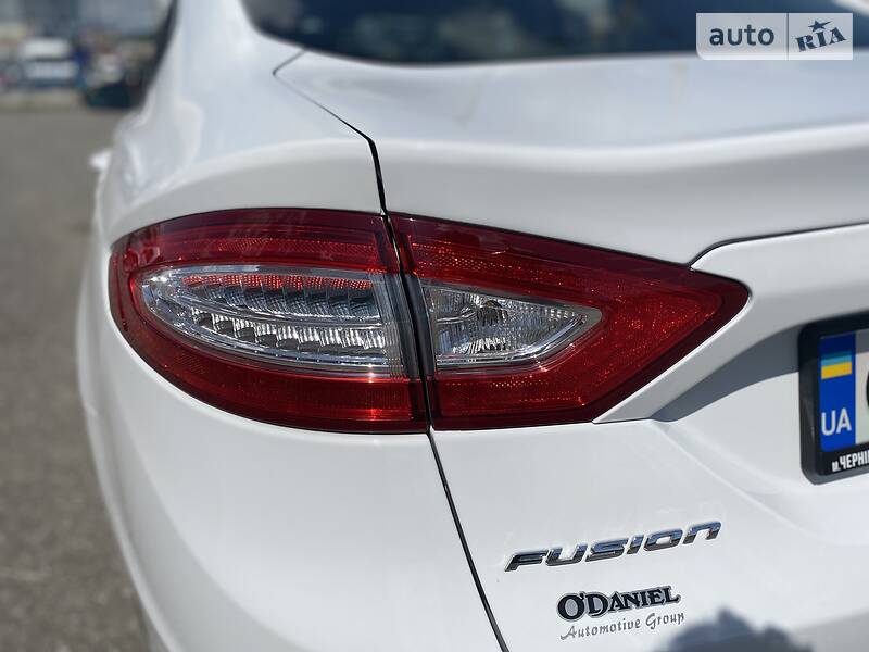 Седан Ford Fusion 2015 в Черновцах