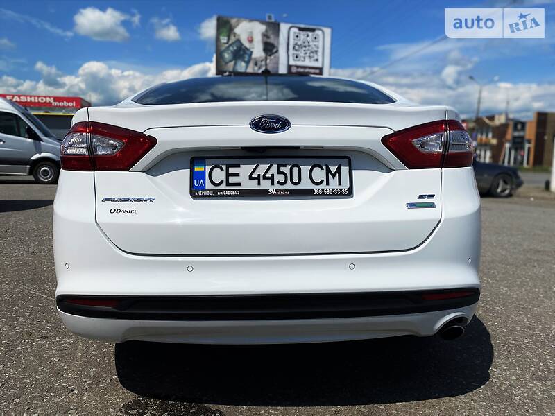 Седан Ford Fusion 2015 в Черновцах