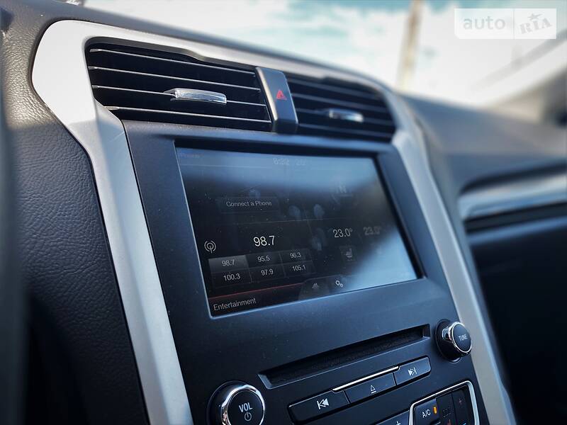 Седан Ford Fusion 2015 в Черновцах
