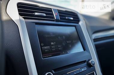 Седан Ford Fusion 2015 в 