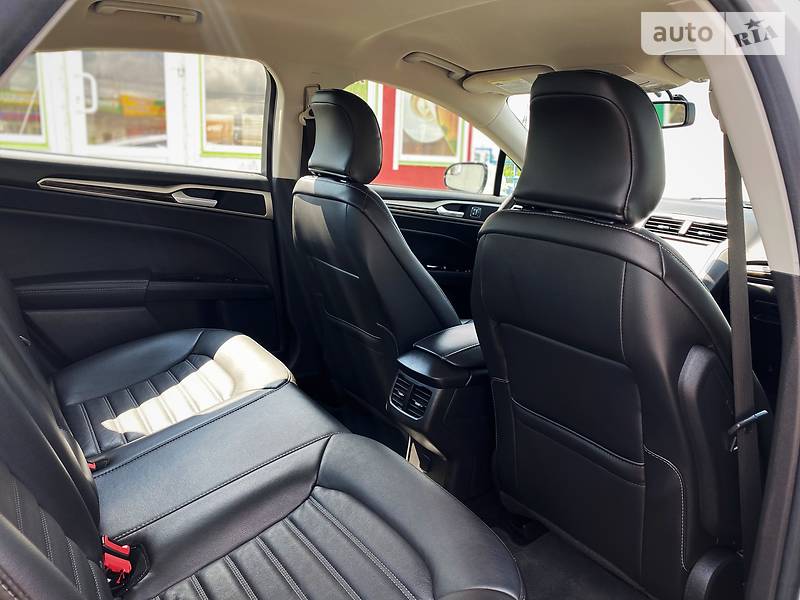 Седан Ford Fusion 2015 в Черновцах