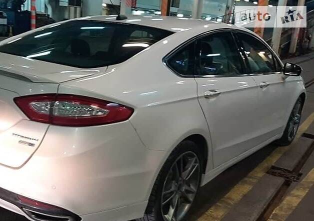 Седан Ford Fusion 2012 в Маріуполі