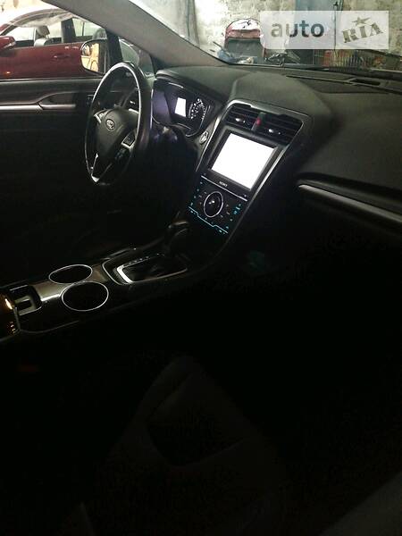 Седан Ford Fusion 2012 в Маріуполі