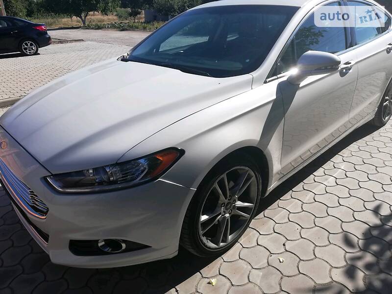 Седан Ford Fusion 2012 в Маріуполі