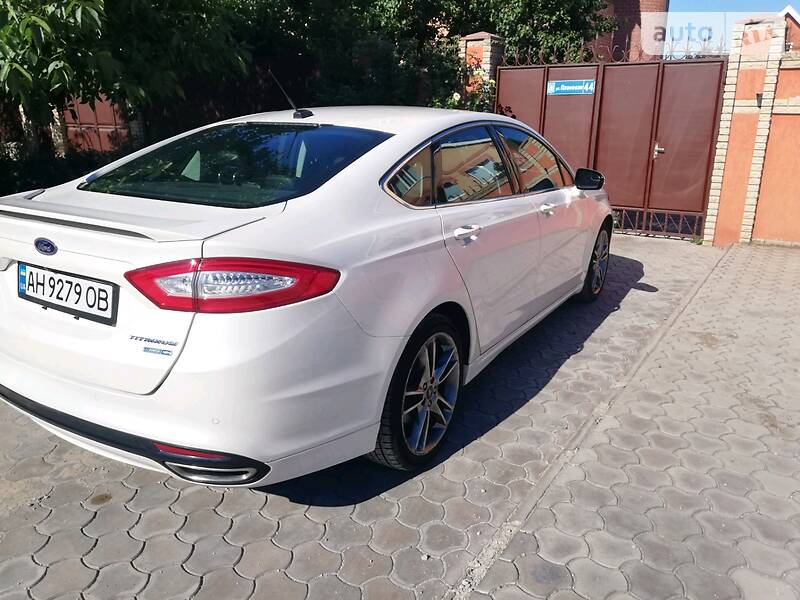 Седан Ford Fusion 2012 в Маріуполі