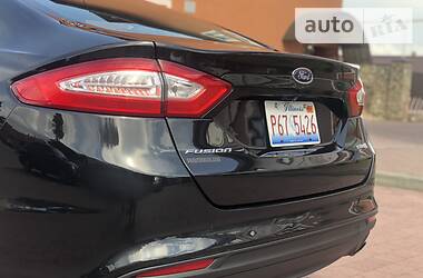 Седан Ford Fusion 2015 в 