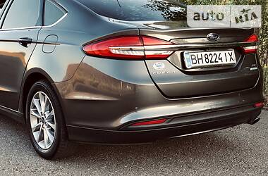 Седан Ford Fusion 2017 в 