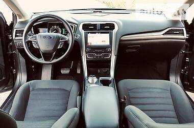 Седан Ford Fusion 2017 в 
