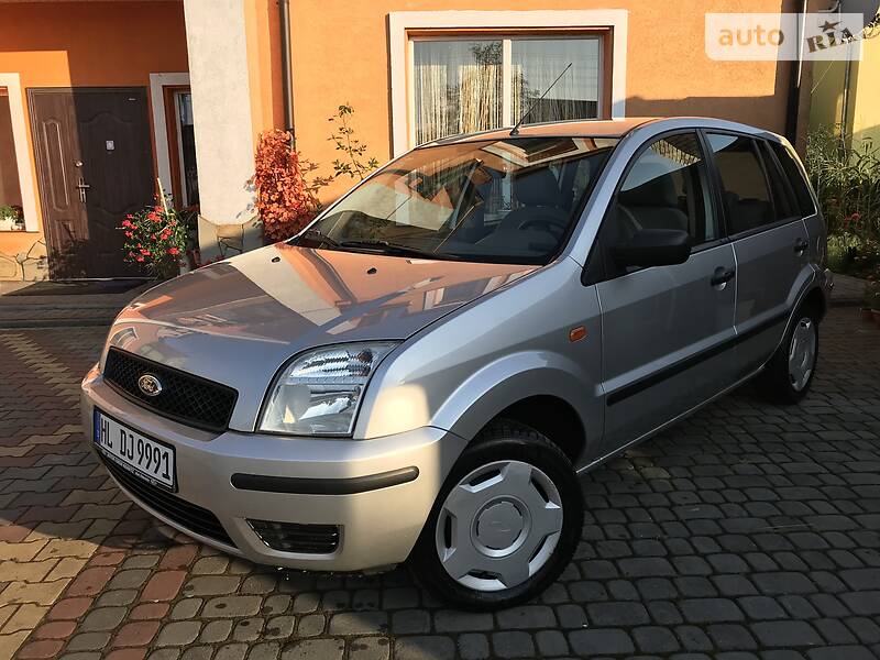 Хэтчбек Ford Fusion 2005 в 