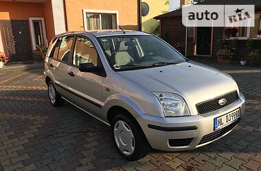 Хэтчбек Ford Fusion 2005 в 