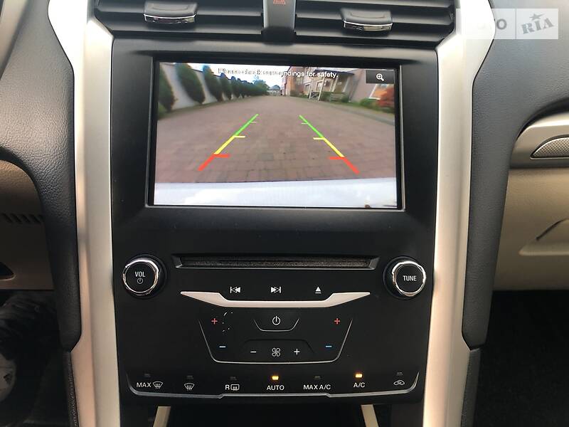 Седан Ford Fusion 2013 в Стрию