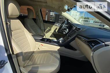Седан Ford Fusion 2013 в 