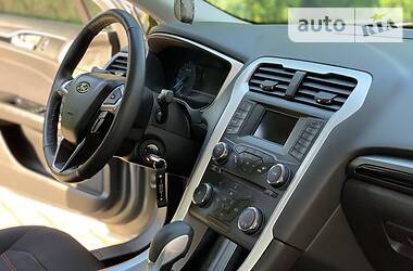 Седан Ford Fusion 2015 в Ровно