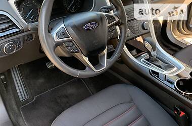 Седан Ford Fusion 2015 в Ровно