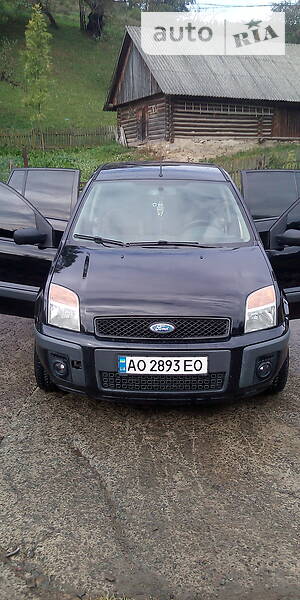 Хэтчбек Ford Fusion 2008 в Воловце
