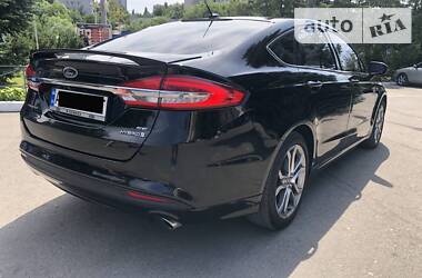 Седан Ford Fusion 2017 в 