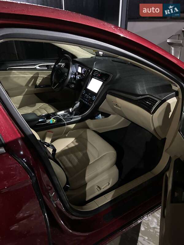 Седан Ford Fusion 2014 в Львове