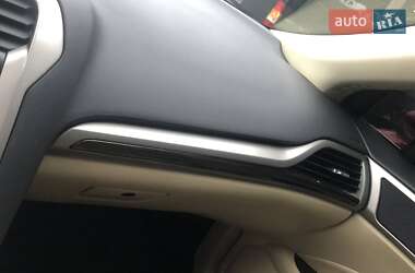 Седан Ford Fusion 2014 в 