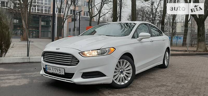 Седан Ford Fusion 2013 в Полтаві