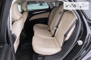 Седан Ford Fusion 2015 в 