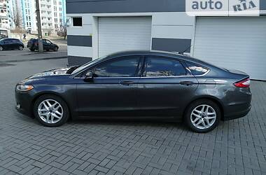 Седан Ford Fusion 2015 в Черкасах