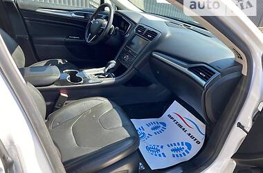 Седан Ford Fusion 2015 в 