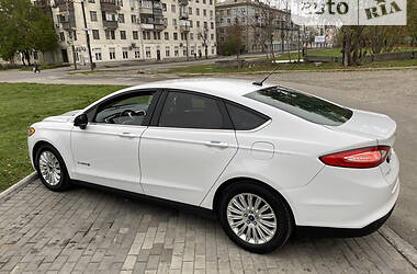 Седан Ford Fusion 2013 в Днепре