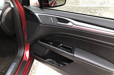 Седан Ford Fusion 2014 в 