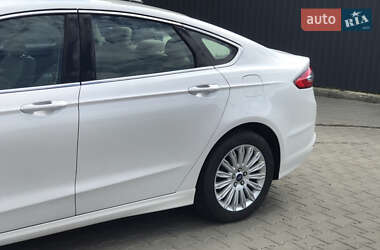 Седан Ford Fusion 2013 в Виноградові