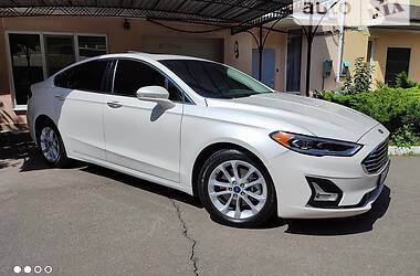 Седан Ford Fusion 2019 в Одесі