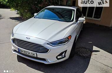 Седан Ford Fusion 2019 в Одесі