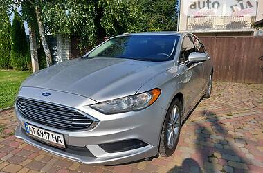 Седан Ford Fusion 2016 в 