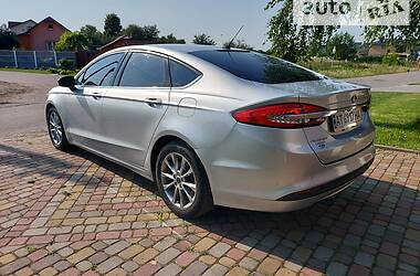 Седан Ford Fusion 2016 в 
