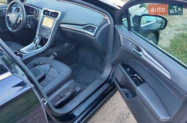 Седан Ford Fusion 2015 в 