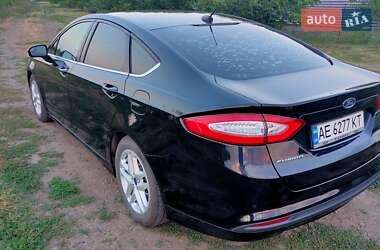 Седан Ford Fusion 2015 в 