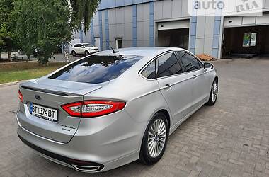 Седан Ford Fusion 2016 в 