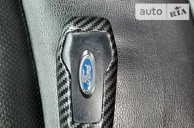 Седан Ford Fusion 2016 в 