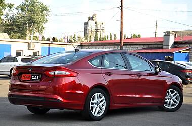 Седан Ford Fusion 2015 в 