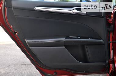 Седан Ford Fusion 2015 в 