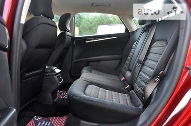 Седан Ford Fusion 2015 в 