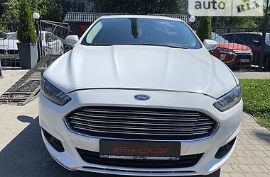 Седан Ford Fusion 2016 в 