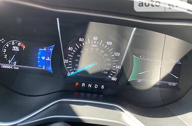 Седан Ford Fusion 2016 в 