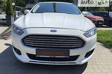 Седан Ford Fusion 2016 в 