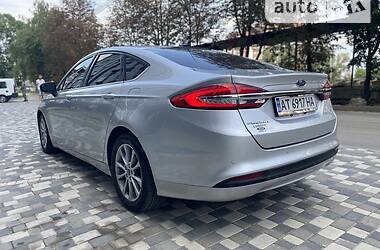 Седан Ford Fusion 2016 в 